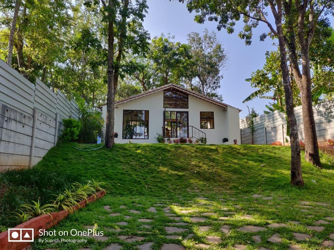 Aakriti Homestay Chikmagalūr Exteriér fotografie